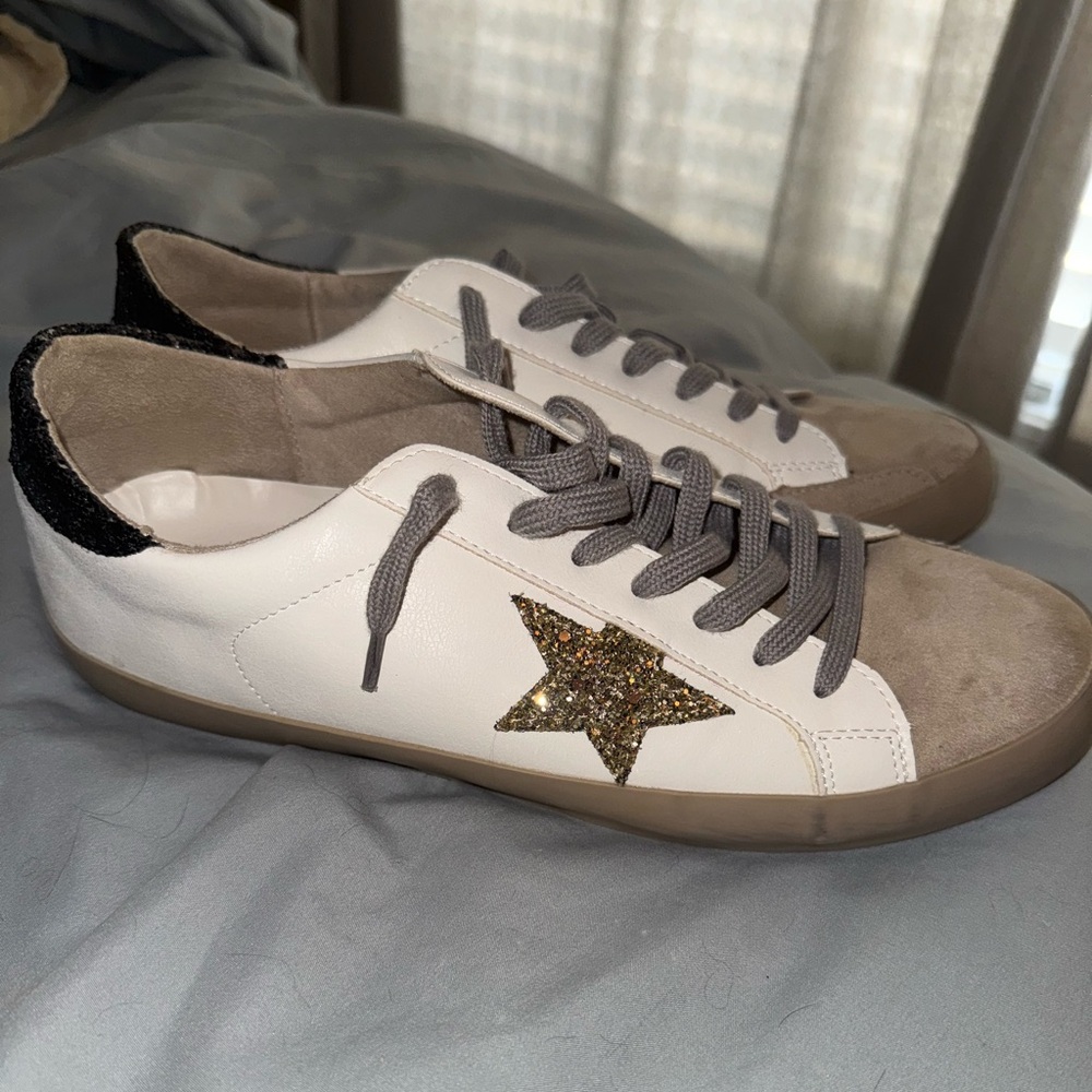 Shu shop women’s 11 glitter star sneakers